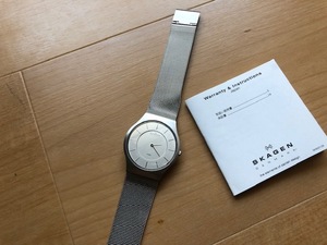 良品 購入時保証書付 SKAGEN スカーゲン 233LSSS シルバー文字盤 純正SSメッシュブレス クオーツ メンズ 腕時計