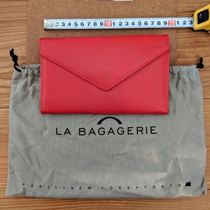 新品未使用 LA BAGAGERIE ラ バガジェリー 革製 三つ折り財布 赤