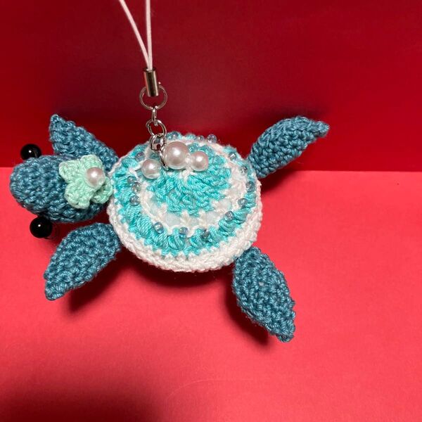 ハンドメイド ウミガメのストラップ(青) あみぐるみ