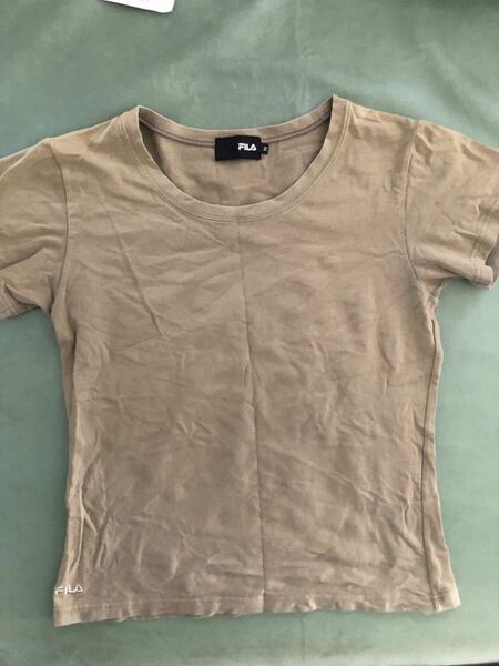 FILA フィラ レディース Tシャツ シンプルなアースカラーTシャツ 半袖Tシャツ　カーキTシャツ