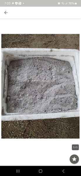薪ストーブの灰 床の油落とし