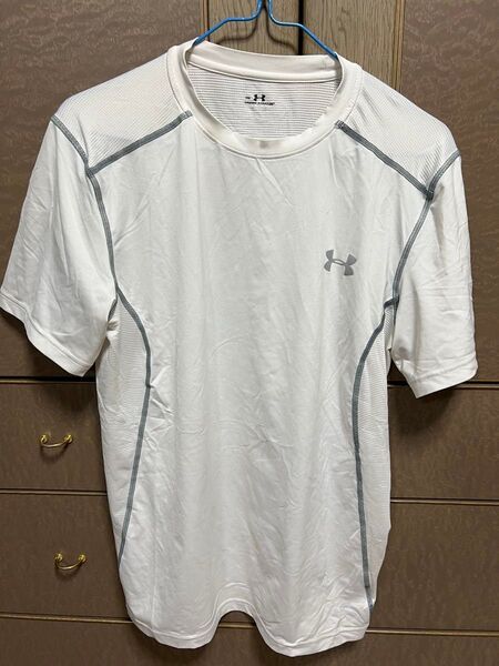 UNDER ARMOUR アンダーアーマーTシャツ トレーニングシャツ