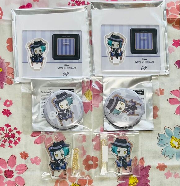 ツイステ カフェ アクスタ チャーム 缶バッジ フロイド ジェイド