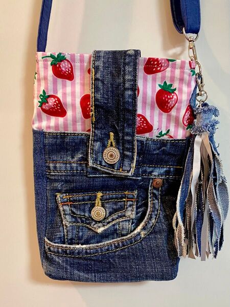 いちごスマホ ショルダーバッグ ハンドメイド