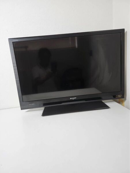 シャープアクオス32型液晶テレビハイビジョンBCASカード内蔵専用マルチリモコン付きビジネスホテルで使用商品 液晶テレビ 32V型