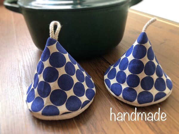 ☆ハンドメイド☆三角鍋つかみ☆北欧風ドットロイヤルブルー