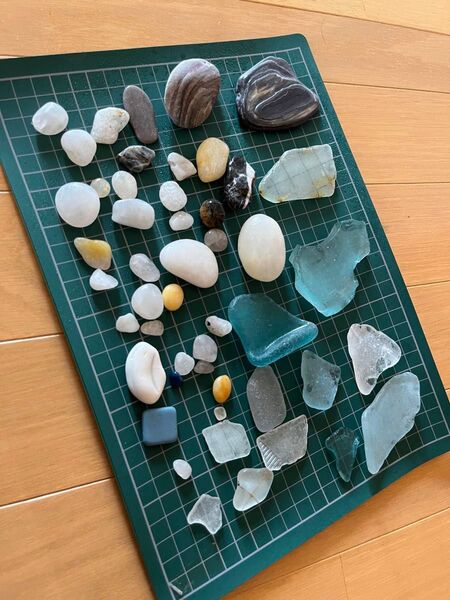 シーグラス 石 タイルなど 海の産物 作品作りにいかがですか?