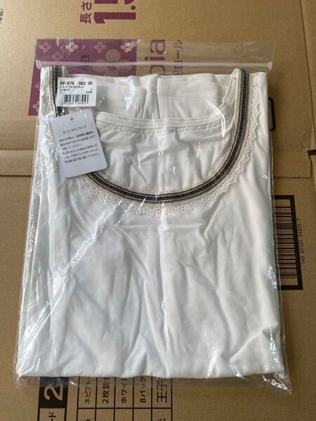 ◇再出品◇お値下げしました♪ブレード使いタンクトップ※3Lサイズ※オフホワイト※ポリエステル・レーヨン他素材要ご確認
