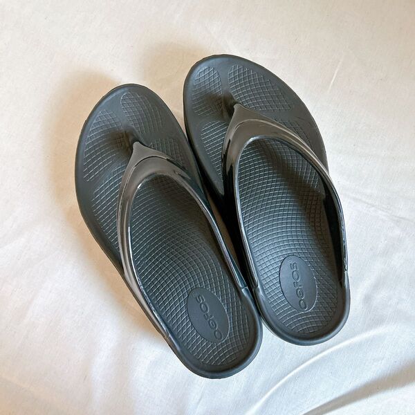 OOFOS ウーフォス OOmega ウーメガ 23cm 厚底