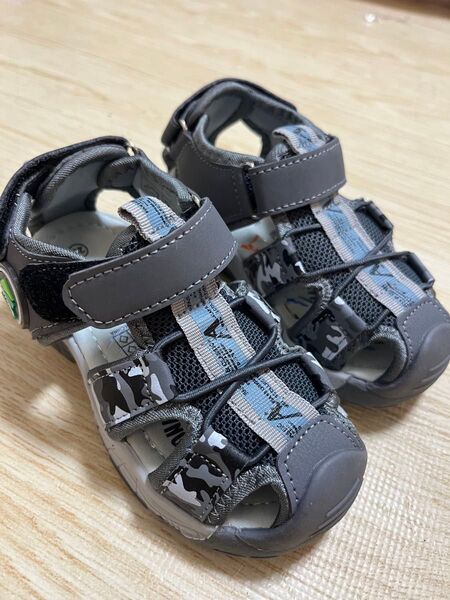 子供用水陸両用サンダル新品