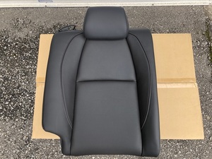 【未使用品】MAZDA　マツダ　３　リアシート　３点セット【即決】