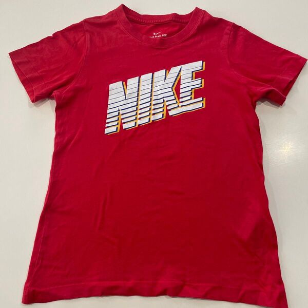 NIKE★ナイキ★半袖Tシャツ サイズS 140