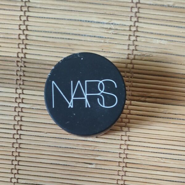 NARS エアーマット ブラッシュ orgasm 海外販売品のため日本のカラー番号不明