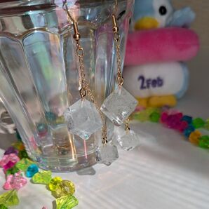溶ける冷たい氷のピアス ~夏限定~ イヤリング