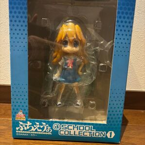 非売品 アスカ 制服フィギュア