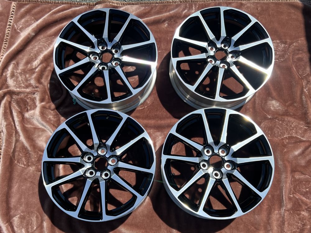 ヤリスクロスGR 18インチ 純正アルミホイール(TRD/モデリスタ商品) ヤリスクロスGR 18インチ 純正アルミホイール(TRD/モデリスタ商品)