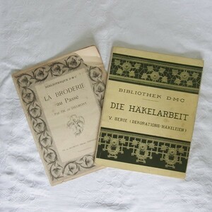  hard-to-find!2 pcs. set!#D*M*C embroidery DMC race BIBLIOTHEK DMC cloche design compilation DIE HAKELARBEIT V SERIE Vintage antique 