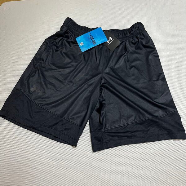 新品 アンダーアーマー ハーフパンツ トレーニングショートパンツ UAアイソチル ショーツ メンズ Black/XL