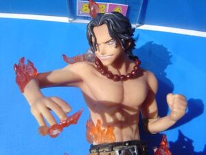 ワンピース置物ONE PIECE FIGURE人形フィギュア　　エースファイアジオラマ