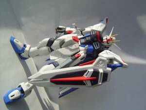 マスターグレードMGキラのフリーダムガンダムプラモデル完成品