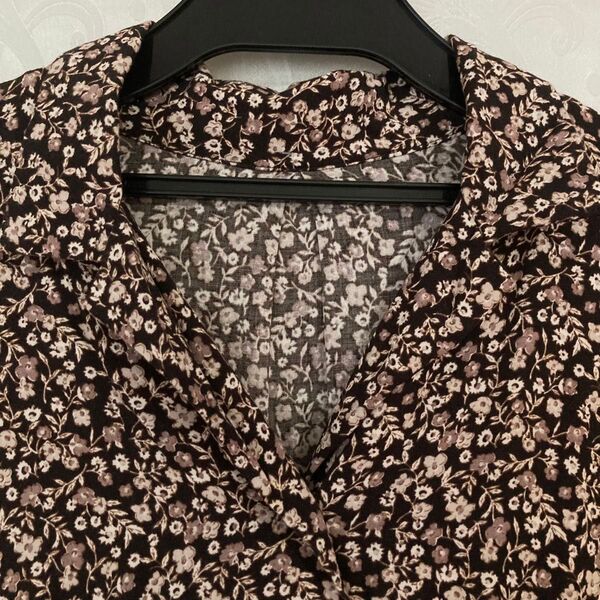【良品 アース】レーヨン 花柄 シャツ ロングワンピース フリー M ブラック ウエストゴム レーヨン 裏地あり 半袖