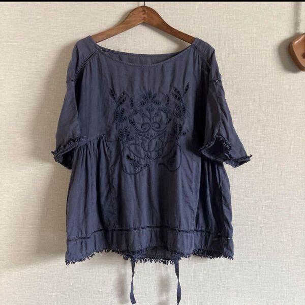 刺繍 リネントップス 半袖