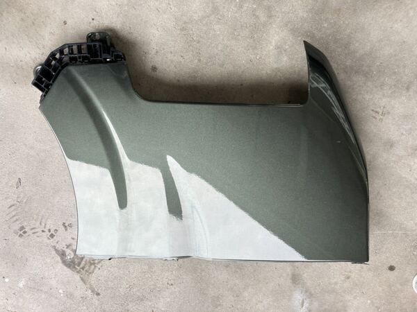 スズキ エブリィDA17V 左フェンダー ZVD