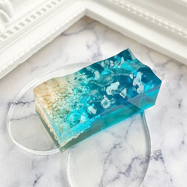 置き物 箸置き 海 砂浜 水面 さざ波 オブジェ はし置き レジン 一点物 ハンドメイド インテリア 小物 雑貨 インテリア小物