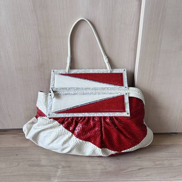 【未使用品】フェンディ パイソンレザー ハンドバッグ FENDI ヘビ革 イタリア製 白×赤 ホワイト×レッド ポシェット