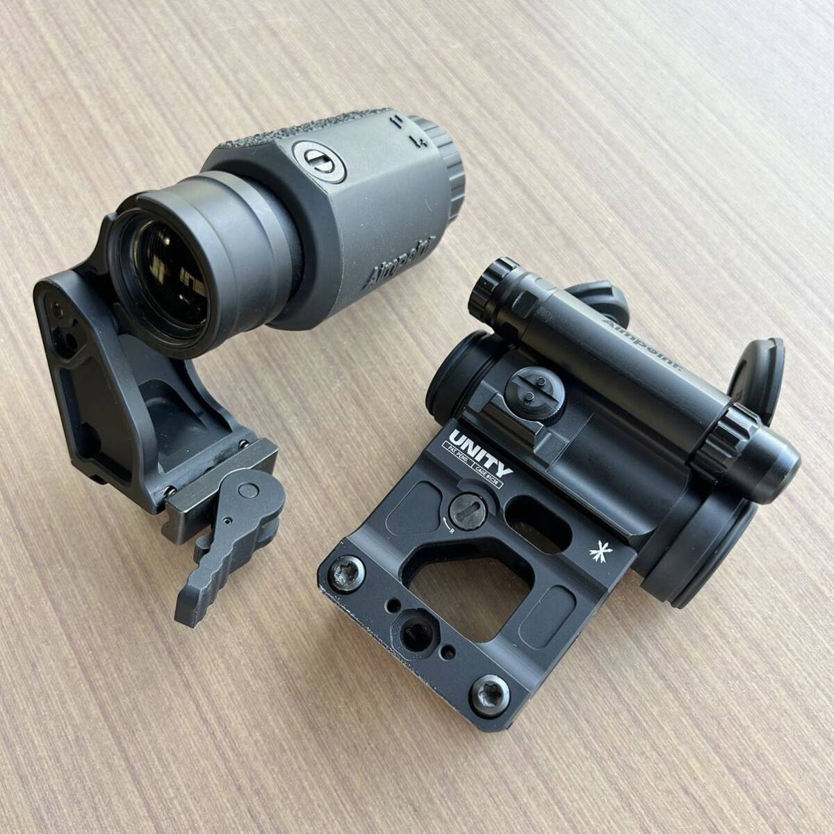 Yahoo!オークション -「実物 aimpoint comp」の落札相場・落札価格