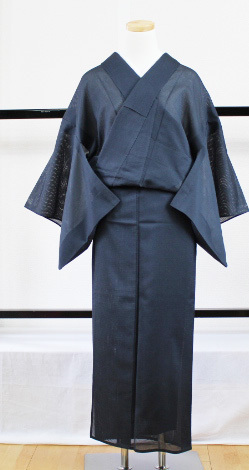 美品 正絹 絽ちぢみ 夏用 夏物 Sサイズ 紋入り 居敷当てなし