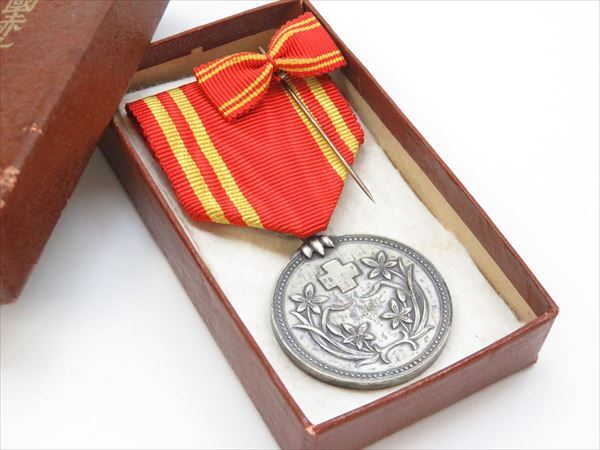 満州国赤十字社正賛助員章 男子用 | 旧日本海軍収集展示艦