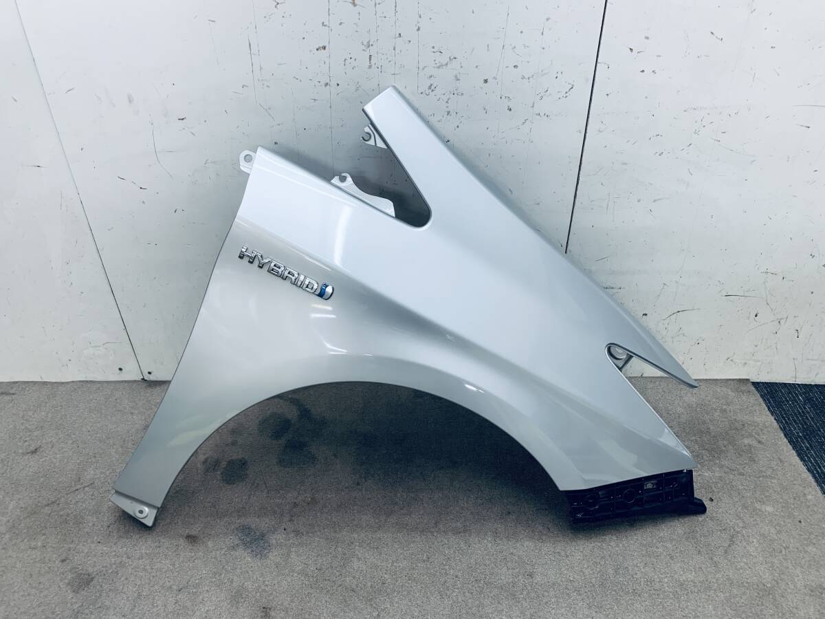プリウス (ZVW30) 右 フロントフェンダー 色1F7 ZVW30