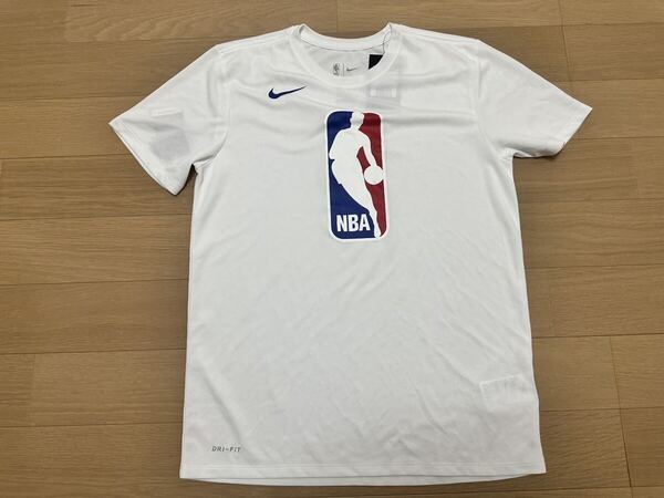 Nike ナイキ NBA ジェリー ビッグロゴ Tシャツ DRI-FIT メンズ 半袖 ホワイト 白 L サイズ 新品未使用 送料無料 ジム トレーニング