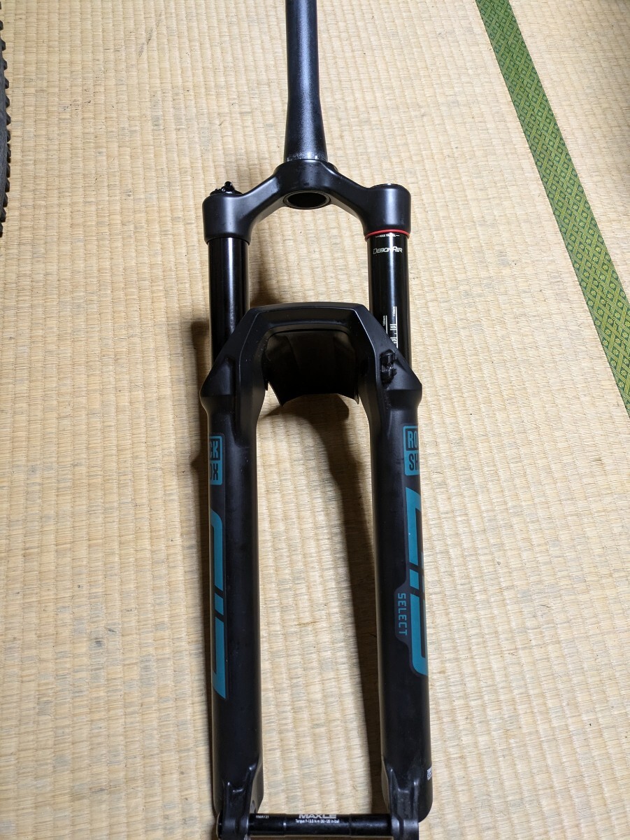 新品 ROCKSHOX SID SELECT+ SL 29er 15X110 リモート トラベル 新品 ROCKSHOX SID SELECT+ SL 29er 15X110 リモート トラベル