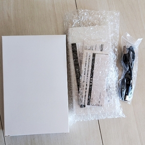 新品未使用 トランザクション 株主優待 モバイルバッテリー TS-1684 10000mAh 送料無料 白