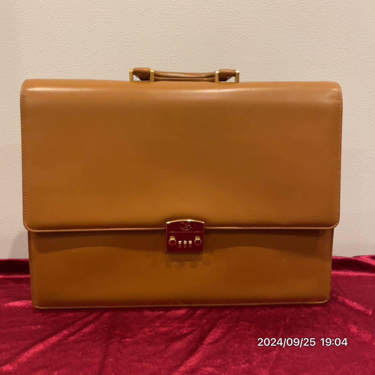 CARAN d'ACHE カランダッシュ レザー 革 ブリーフケース CARAN d'ACHE カランダッシュ レザー 革 ブリーフケース