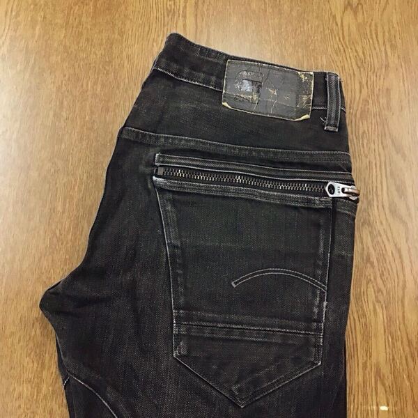 【FI233】G-STAR RAW W32 L30 色落ち加工 立体裁断 ブラック ジーンズ デニムパンツ ストレッチ生地 ブランド古着 ジースターロウ 送料無料