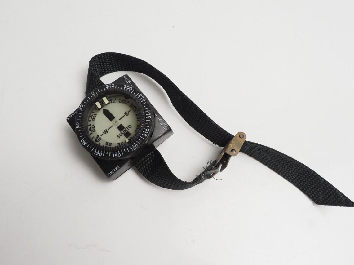 USED SUUNTO スント SK-5 リストコンパス ランク:A 方位磁石 USED SUUNTO スント SK-5 リストコンパス ランク:A 方位磁石