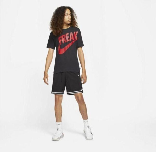 【美品】NIKE DRI-FIT 黒 Tシャツ メンズ フリーク FREAK 半袖 Tシャツ プリント スウッシュロゴ ヤニス・アデトクンボ バスケ NBA M
