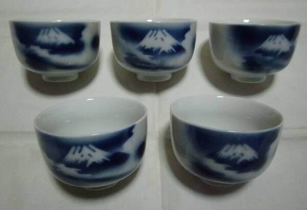 古い 湯呑み茶碗 富士山柄 5客 染付 陶器 茶器 茶道具 工芸品 レトロ アンティーク B