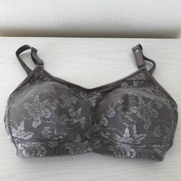 新品未使用■ノンワイヤーブラジャー■グレー■レディース・婦人・ミセス■大きいサイズF75■