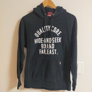 HIDE&SEEK ハイドアンドシーク スウェット プルオーバー プリントパーカー M ブラック(黒)