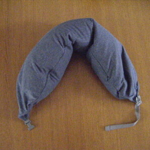無印良品・ネックピロー・紺ネイビー