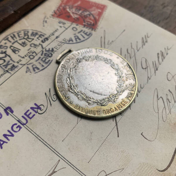 フランス 1904s メダル 月桂樹 コイン ブローチ バッジ シルバープレート 銀 アンティーク