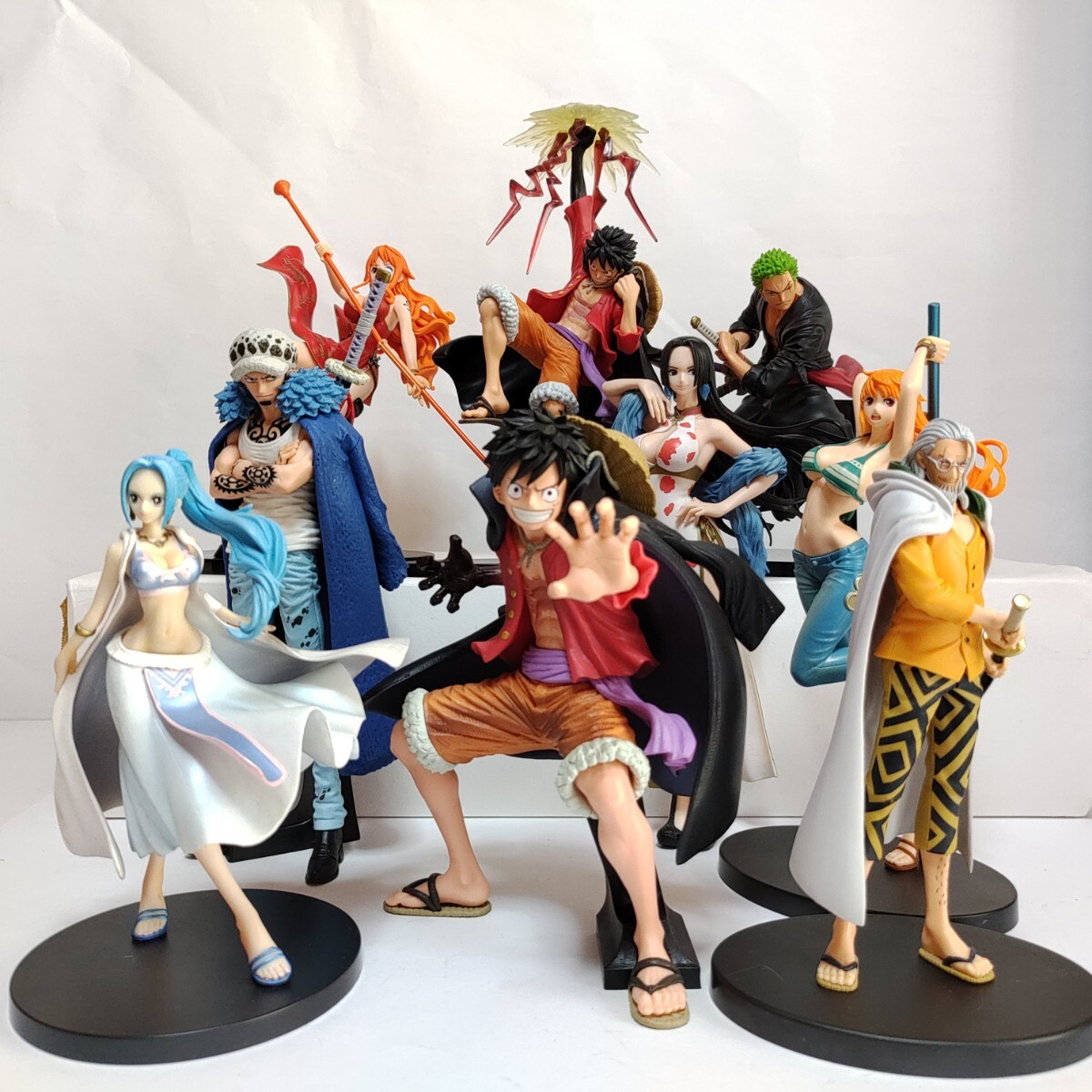 大量 ワンピース フィギュア 12体セット/ナミ/ビビ/ハンコック
