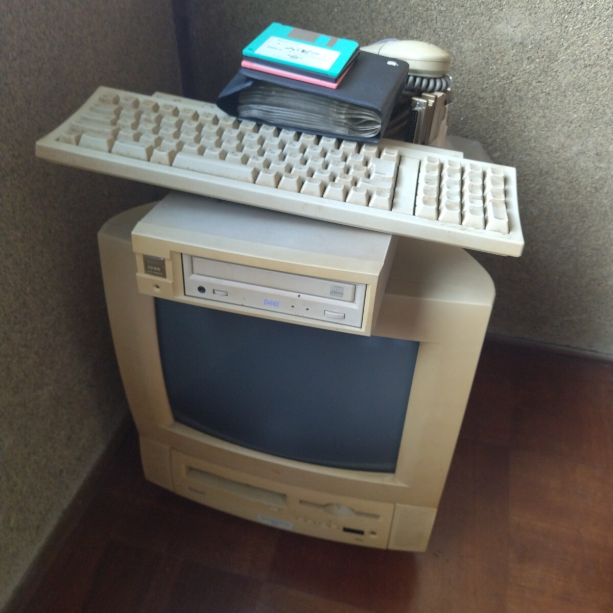 Yahoo!オークション -「macintosh performa」の落札相場・落札価格 Yahoo!オークション -「macintosh performa」の落札相場・落札価格