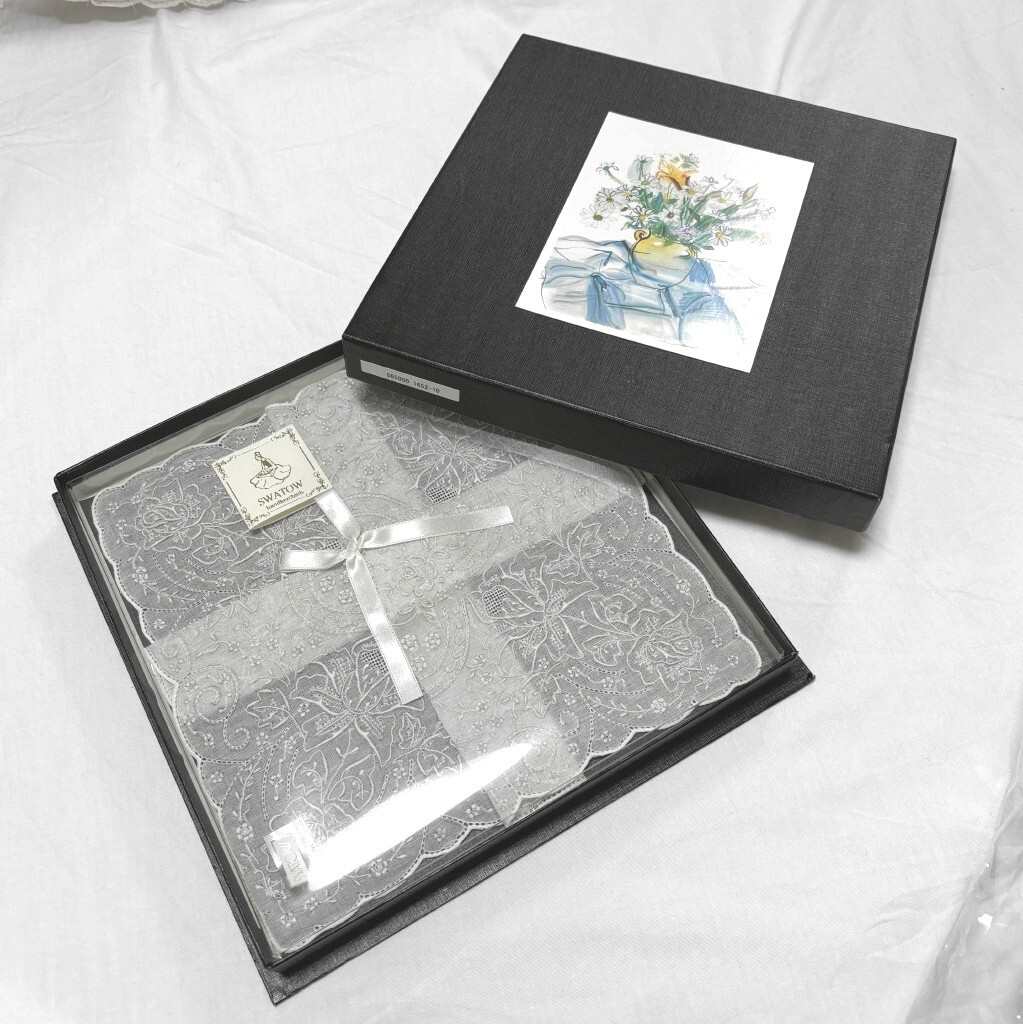 手刺繍　スワトウ汕頭ホワイト レース模様 ハンカチ　ヴィンテージ スワトウ ハンカチ 汕頭 レースハンカチ ホワイト 白 プレゼント