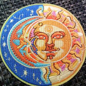《OR橙三日月》■【月と太陽 SUN MOON】激渋《ギリシャ メキシコ 神秘的 デザイン』刺繍ワッペン■ 音楽 ミュージック◆芸術 アート 美術◇