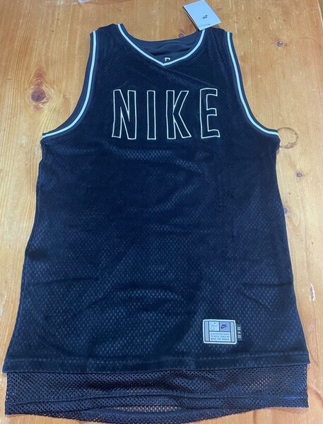 新品 NIKE レディーズ ノースリーブ タンクトップ ウェア 黒 DN-1140-010 ナイキジャパン Mサイズ バスケット テニス タグ付き